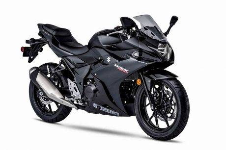 111816-2018-suzuki-l8_gsx250r_blk-p2