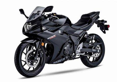 111816-2018-suzuki-l8_gsx250r_blk-p4