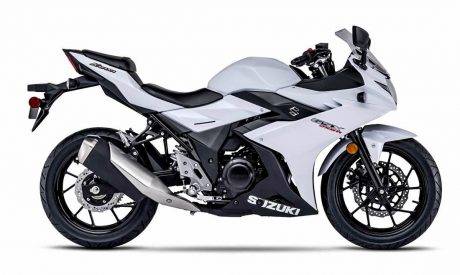 111816-2018-suzuki-l8_gsx250r_wht-p1