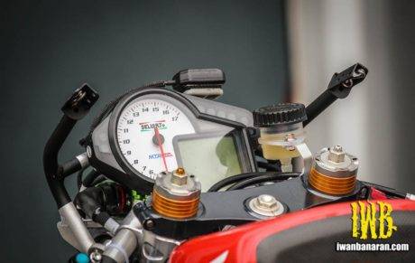 honda-nsf250-2