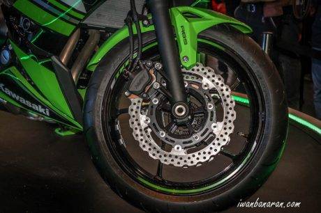 kawasaki-ninja-650-2017-10