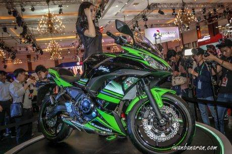 kawasaki-ninja-650-2017-11