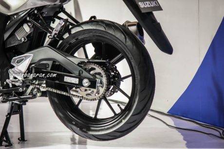 suzuki-gsx150r-11