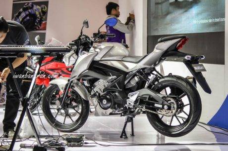 suzuki-gsx150r-12