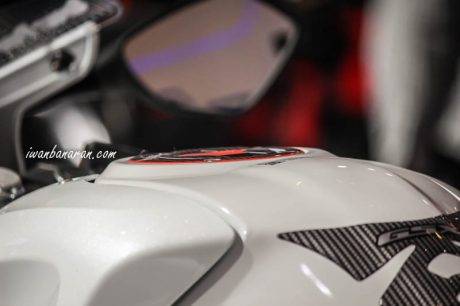 suzuki-gsx150r-14