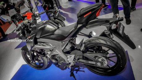 suzuki-gsx150r-28