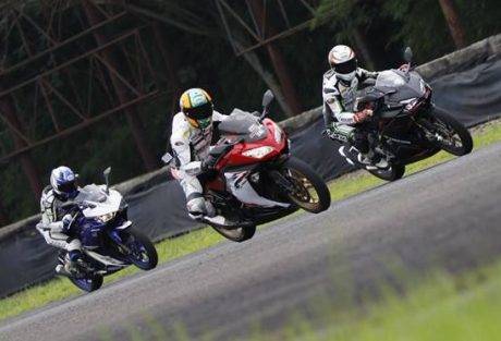 CBR250RR vs R25 vs Ninja 250