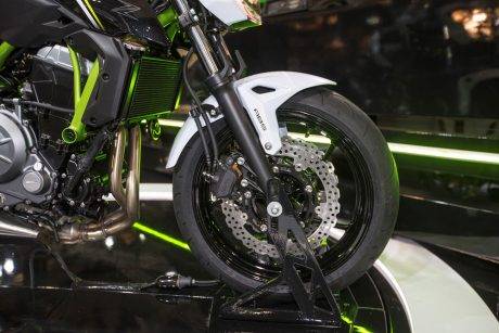 2017-kawasaki-z650-ab9t1105