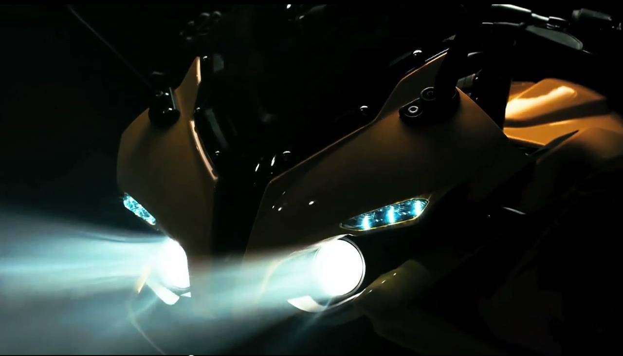 Motor fairing Bajaj RS200 resmi dirilis di Malaysia….banderol 34 jutaan !!…