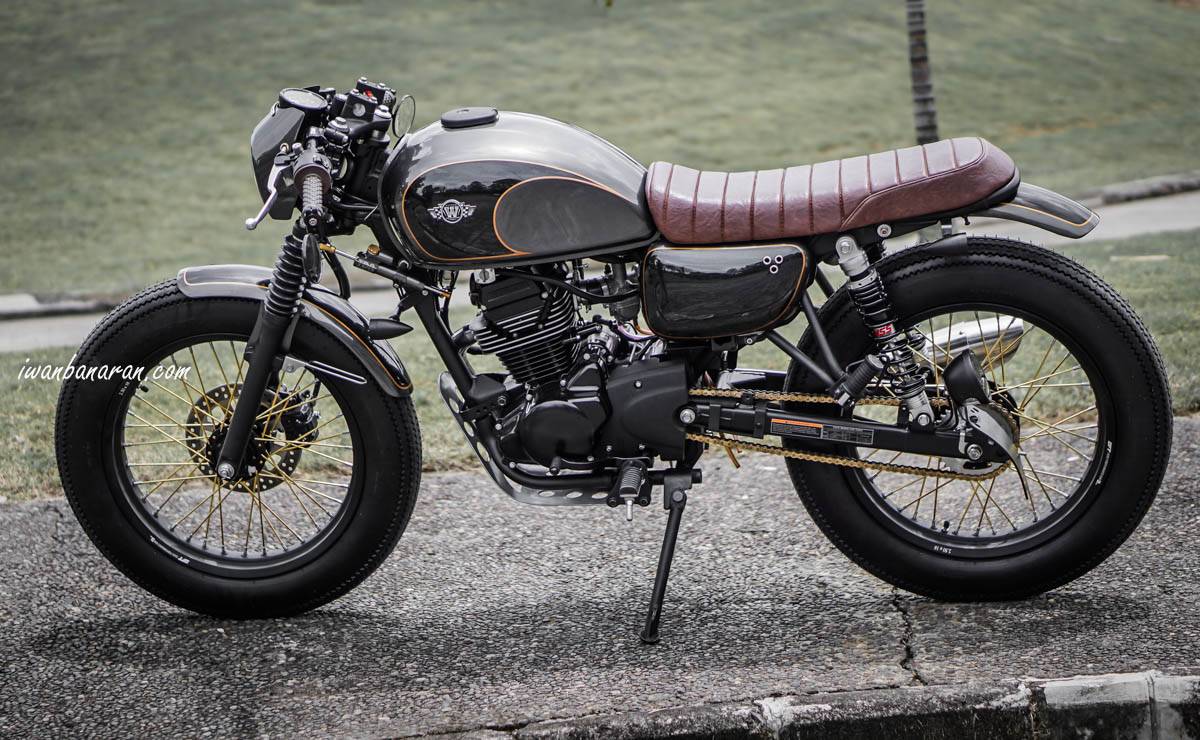 Modifikasi Kawasaki W175 Cafe Racer, gantengnya ora ketulungan !!