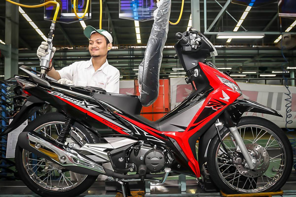 Breaking news : Honda rilis warna baru Supra X-125 FI 2018