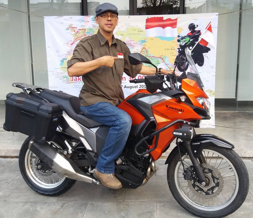 Nunggang Kawasaki Versys-X 250 Tourer, Blogger ini jelajahi Jakarta-London ! Edian