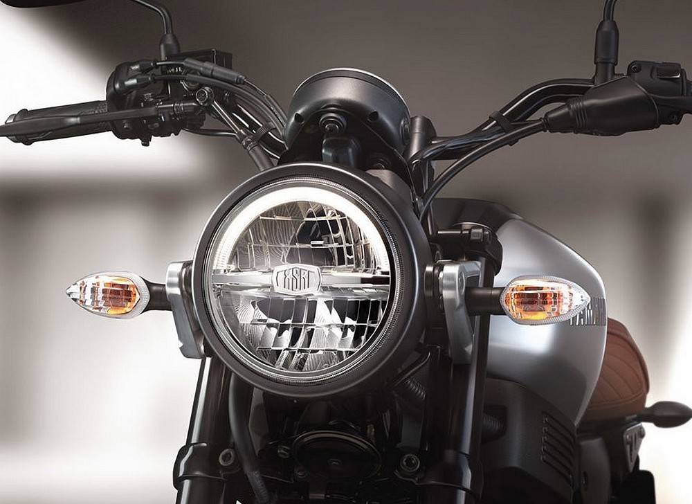 [HOT] Dua Yamaha XSR155 hitam terpantau melaju kencang di Majalengka !!!