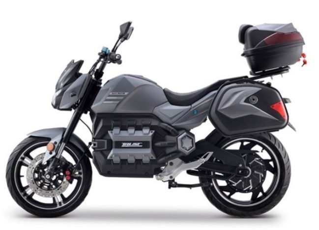 Sekali isi, motor listrik ini bisa sampai Tegal…mirip Pulsar euy desainnya !