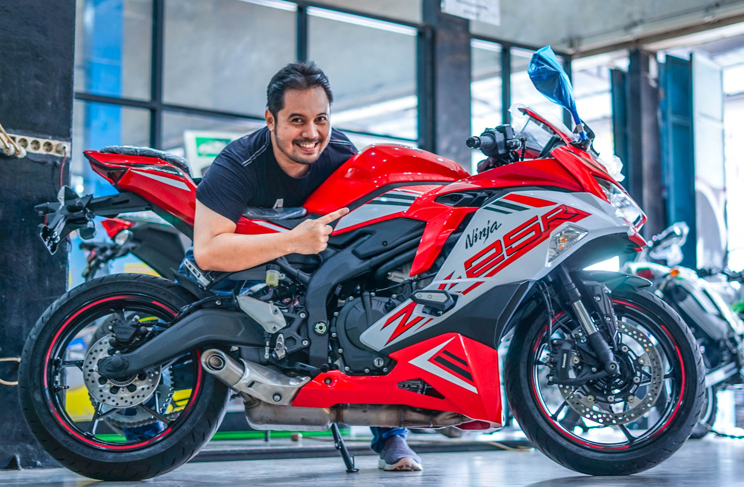 [Mega gallery & Video] Inilah Kawasaki New ZX25R Merah-putih 2022, aslinya ngejreng tenan ??