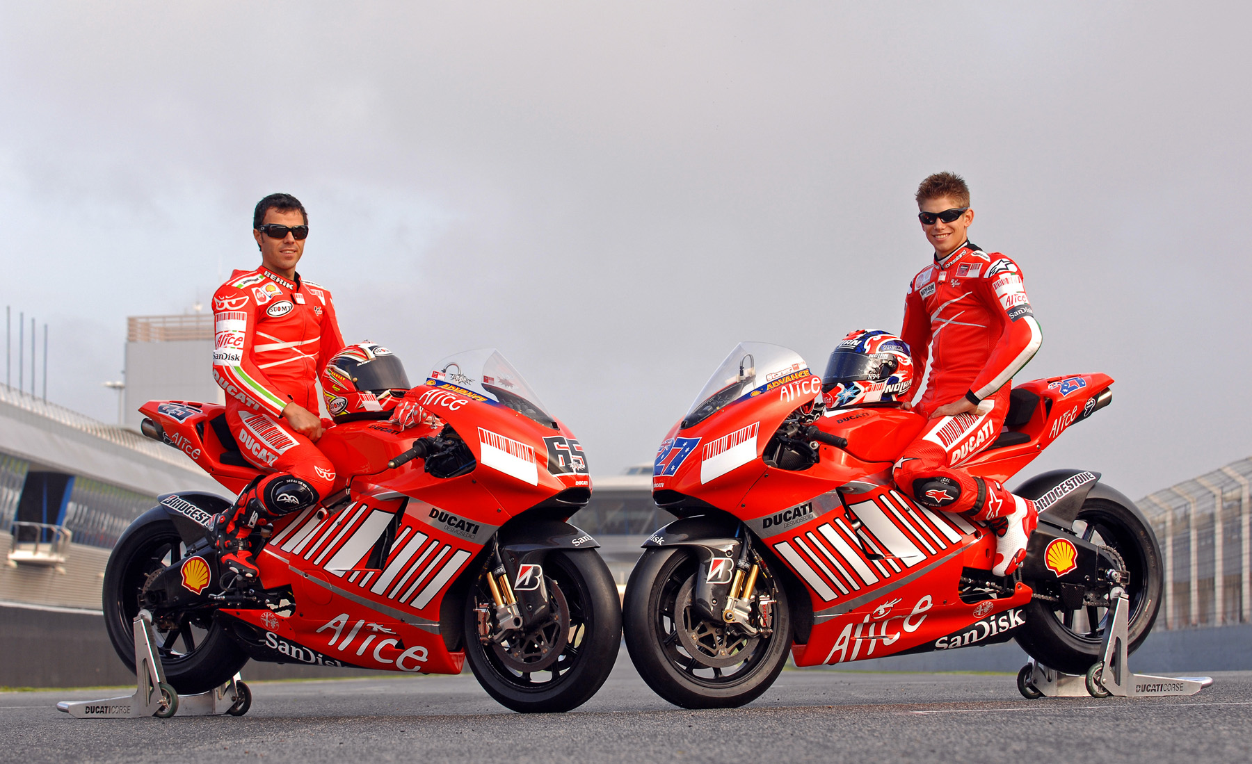 Ediann !! Motogp Ducati GP07 Stoner dijual…..lakunya kok cuma segini ??