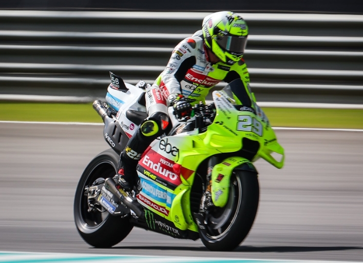 “The Maniac” Iannone kaget dengan MotoGP sekarang..” Motor ini akan Menghancurkanmu !” serunya