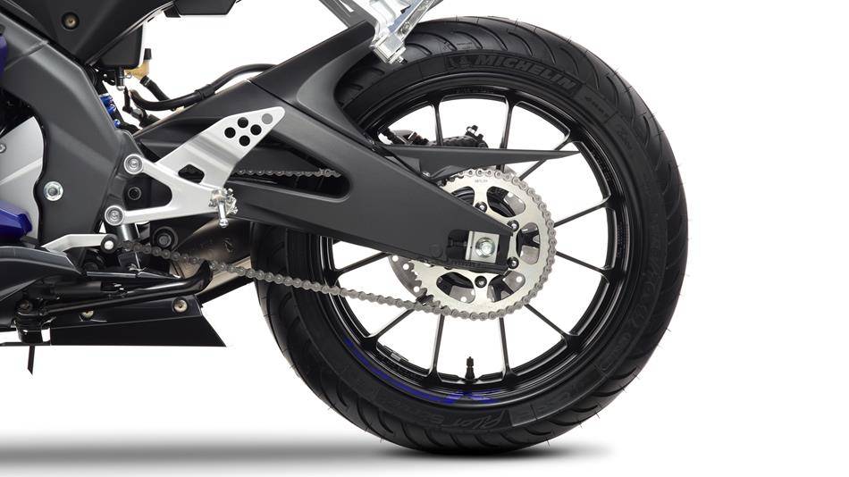 2014-Yamaha-YZF-R125-EU-Race-Blu-Detail-021