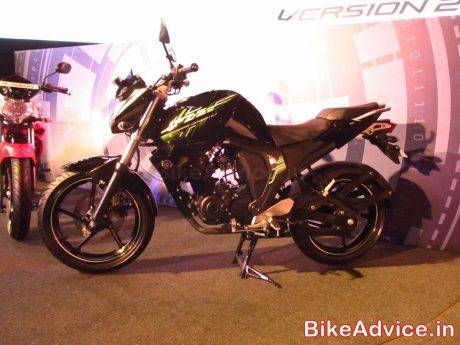 Yamaha-FZ-S-V2-Pics-side-black