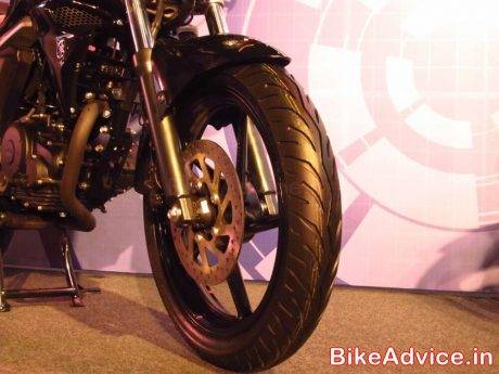 Yamaha-FZ-S-V2-Pics-tyres