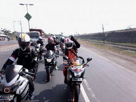 Di Jalan Tetep Naris, tapi tetep safety donk