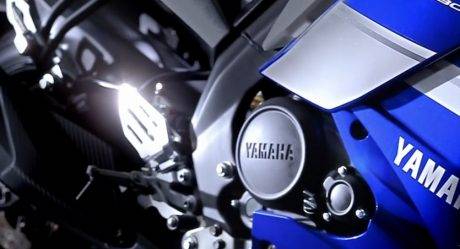 Keep cool & ride YZF R15 (22)