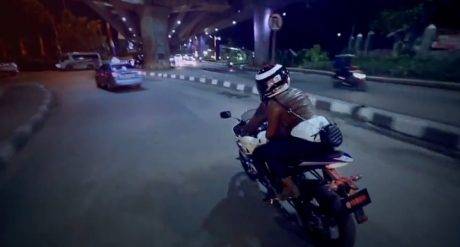 Keep cool & ride YZF R15 (33)