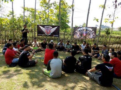 Sesi Curhat dan evaluasi club