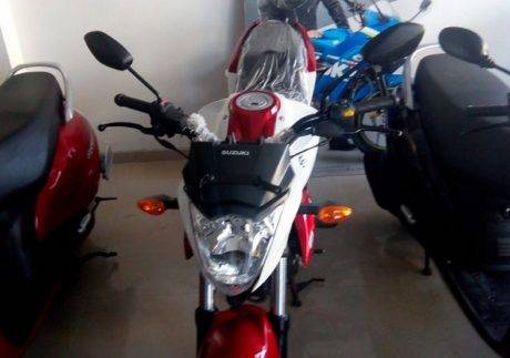 Suzuki-Gixxer-dual-tone-1