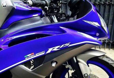 Yamaha-R15-modifies-to-look-like-R6-d--900x616