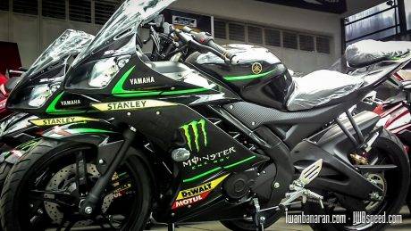 Yamaha_R15 Motogp Tech 3 (1)