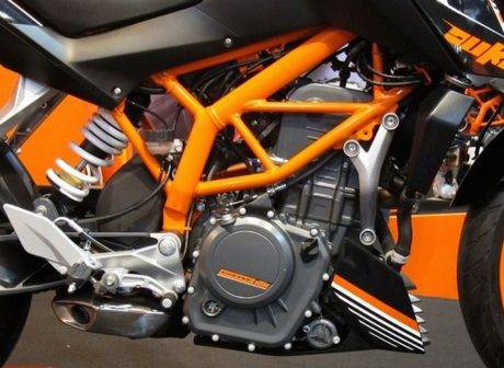 KTM-Duke-250-Engine-and-trellis-frame