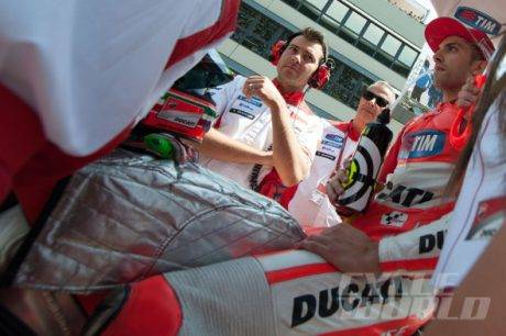 Andrea-Iannone-Ducati-fuel-tank-cover-590x393