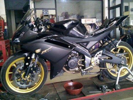 Yamaha R15 modifikasi R25 (3)