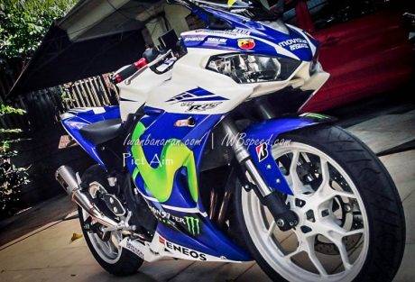 Yamaha R25 USD R125 (1)