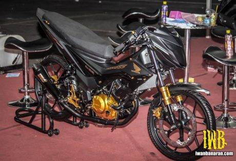 honda sonic modifikasi black matte (1)