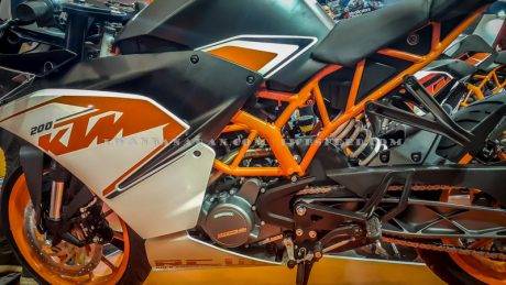 KTM Duke dan RC200 (16)